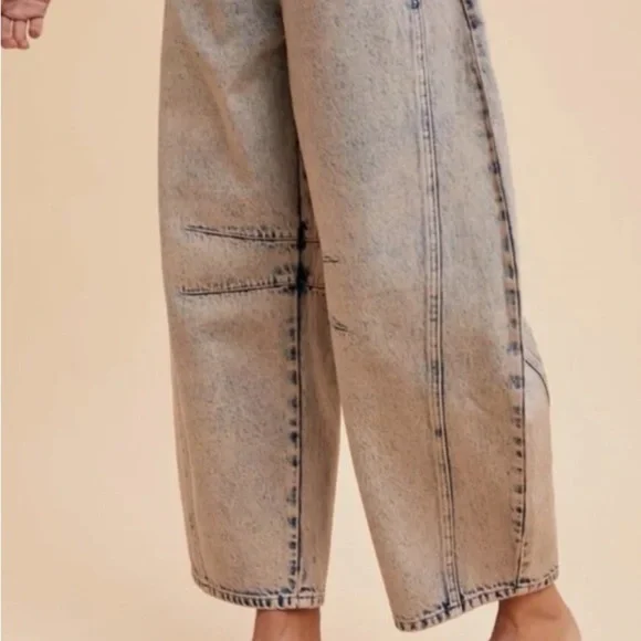 Annie Wear Mineral Wash Barrel Leg Jeans NWT - Picture 3 of 3